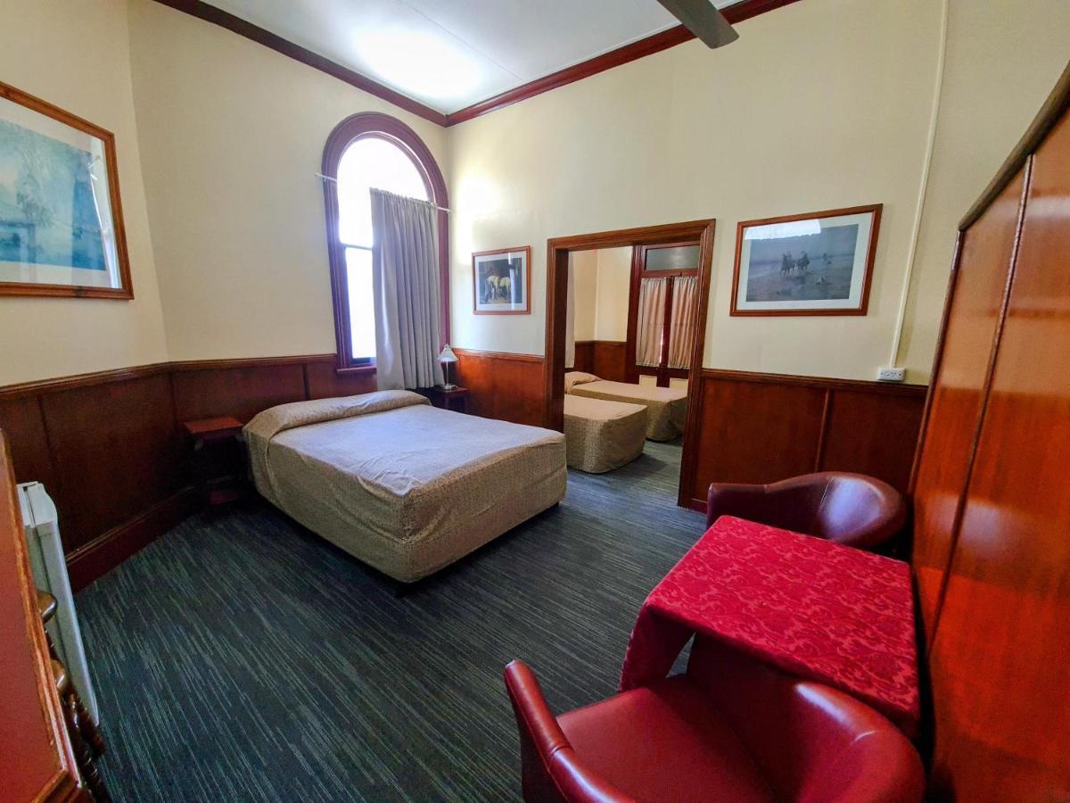 Criterion Hotel-Motel רוקהמפטון מראה חיצוני תמונה