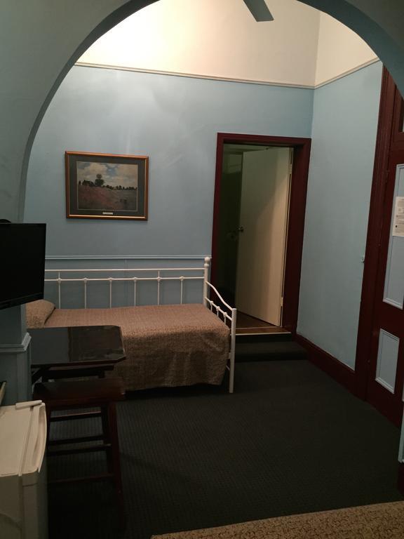 Criterion Hotel-Motel רוקהמפטון חדר תמונה